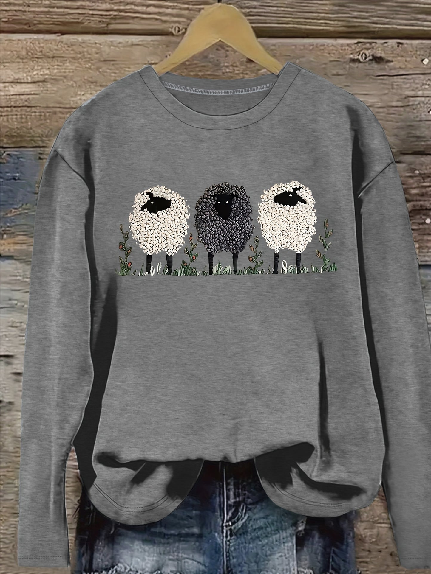 Women's Cozy Sheep Design Casual T-Shirt