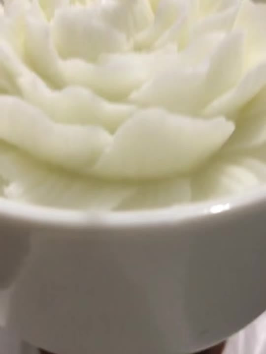 Luxurious Flower-Shaped Rose and Gardenia Aromatherapy Candles